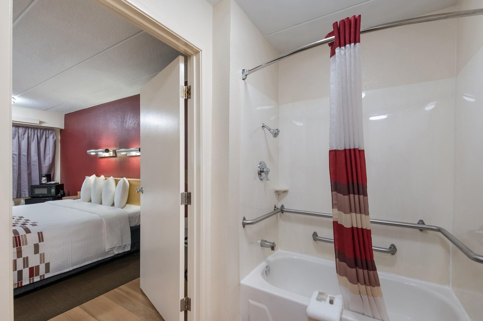 Red Roof Inn Philadelphia - Trevose Extérieur photo